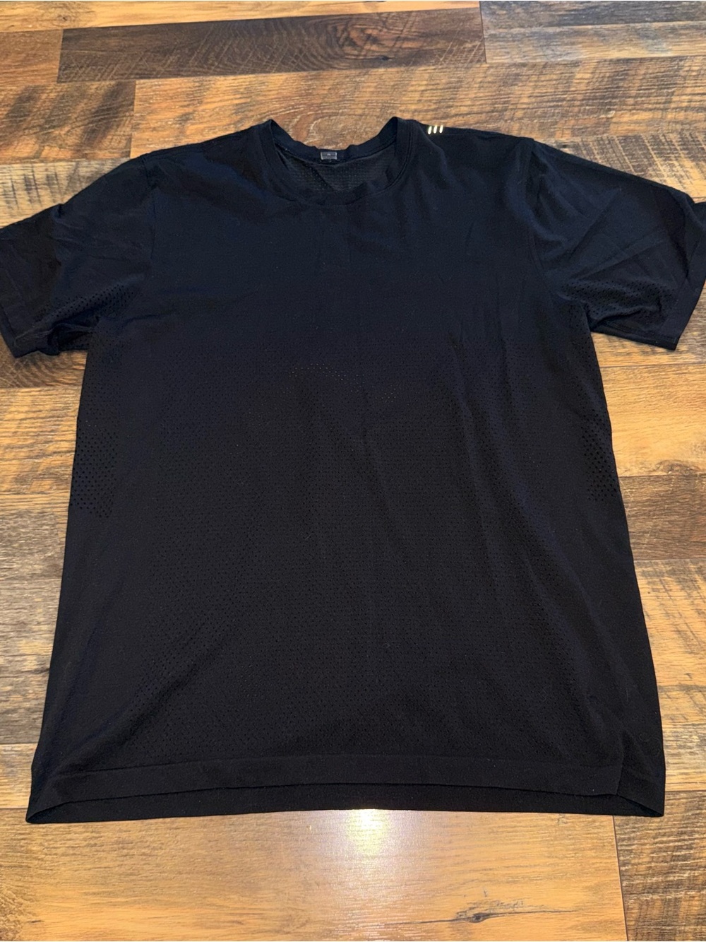 lululemon athletica Men's Black Short-Sleeve Crew Performance Tee